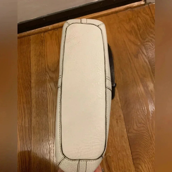 Coach Off White Pebbled Leather Shoulder Bag F10942 - Picture 7 of 15